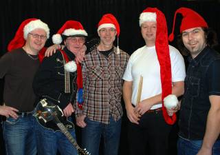 Drmmere & Drankere, fra venstre Hans-Martin Fiskns, Dag Tufte, Morten Haugen, Dag Inge Bruflot og Knut A. Nygaard. (Foto: Ellen Beate Kvle)
